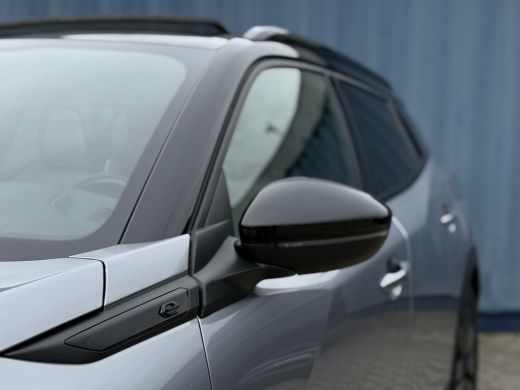Peugeot e-2008 EV GT Pack 50 kWh | Achteruitrijcamera | Afwijkende dakkleur | Airco (automatisch) ActivLease financial lease