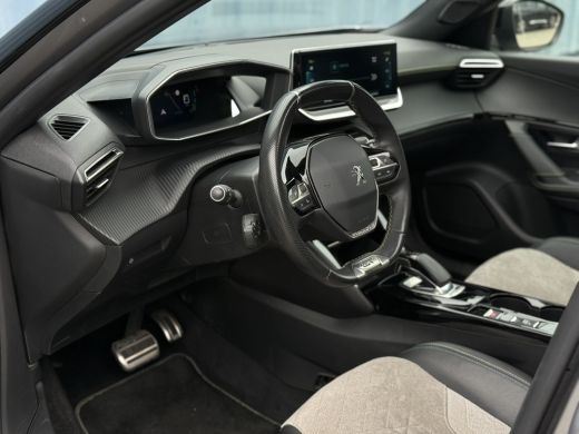 Peugeot e-2008 EV GT Pack 50 kWh | Achteruitrijcamera | Afwijkende dakkleur | Airco (automatisch) ActivLease financial lease