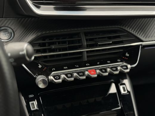Peugeot e-2008 EV GT Pack 50 kWh | Achteruitrijcamera | Afwijkende dakkleur | Airco (automatisch) ActivLease financial lease