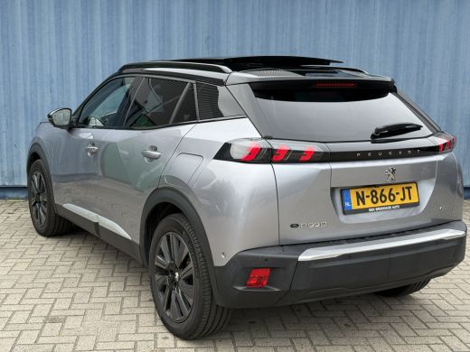 Peugeot e-2008 EV GT Pack 50 kWh | Achteruitrijcamera | Afwijkende dakkleur | Airco (automatisch) ActivLease financial lease