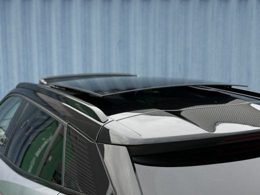 Peugeot e-2008 EV GT Pack 50 kWh | Achteruitrijcamera | Afwijkende dakkleur | Airco (automatisch) ActivLease financial lease