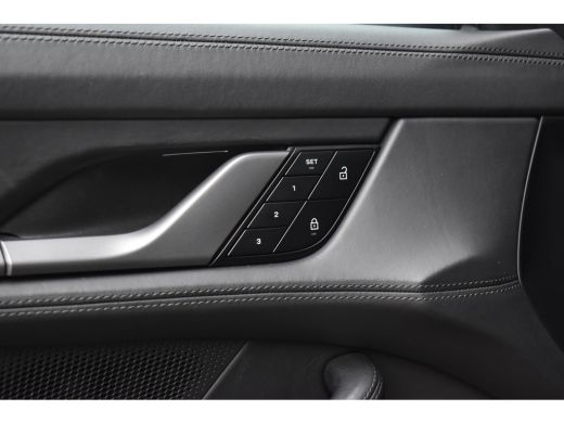 Porsche Taycan 79 kWh Sport Chrono | ACC | Passagiers Display | 360 Camera | Bose | Stuurverwarming | Luchtverin... ActivLease financial lease