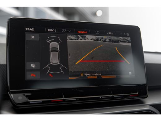 Seat Leon 1.0 TSI 110pk FR Business Intense | Achteruitrijcamera | Dodehoeksensor | Adaptive Cruise | Navig... ActivLease financial lease