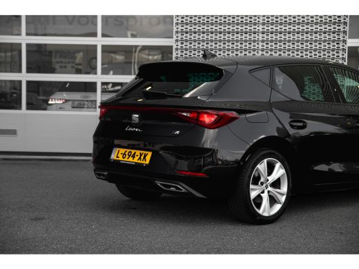 Seat Leon 1.0 TSI 110pk FR Business Intense | Achteruitrijcamera | Dodehoeksensor | Adaptive Cruise | Navig... ActivLease financial lease