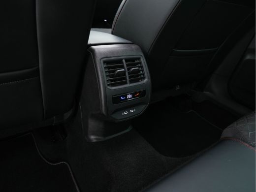 Seat Leon 2.0 TDI FR Business Intense (INCL-BTW) Aut.  *PANO | FULL-LED | ADAPTIVE-CRUISE | DIGI-COCKPIT | ... ActivLease financial lease