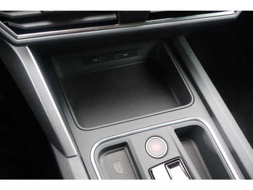 Seat Leon 204PK FR Business - eHybrid | Achteruitrijcamera | Dakhemel uitgevoerd in zwart | Donker getinte ... ActivLease financial lease