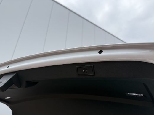 Skoda Superb Combi 1.4 TSI iV 218pk Style | Pano dak | Trekhaak ActivLease financial lease