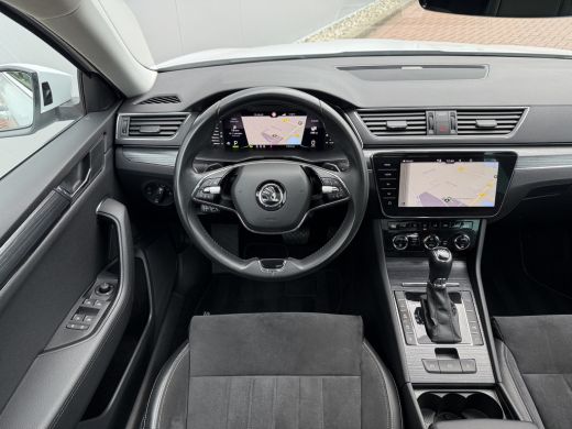 Skoda Superb Combi 1.4 TSI iV 218pk Style | Pano dak | Trekhaak ActivLease financial lease