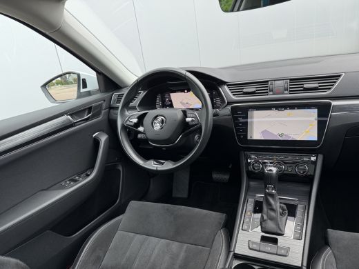 Skoda Superb Combi 1.4 TSI iV 218pk Style | Pano dak | Trekhaak ActivLease financial lease