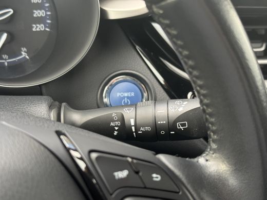 Toyota C-HR 2.0 Hybrid Executive **DODEHOEK DETECTIE/ STOELVERWARMING/ JBL AUDIO/ APPLE CARPLAY/ 36 MAANDEN G... ActivLease financial lease