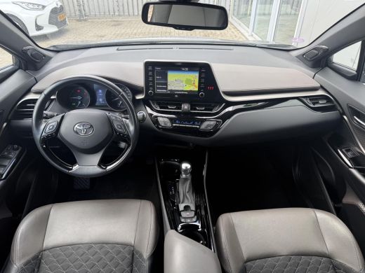 Toyota C-HR 2.0 Hybrid Executive **DODEHOEK DETECTIE/ STOELVERWARMING/ JBL AUDIO/ APPLE CARPLAY/ 36 MAANDEN G... ActivLease financial lease