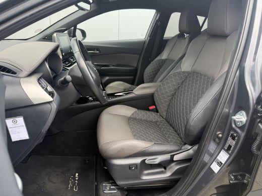 Toyota C-HR 2.0 Hybrid Executive **DODEHOEK DETECTIE/ STOELVERWARMING/ JBL AUDIO/ APPLE CARPLAY/ 36 MAANDEN G... ActivLease financial lease