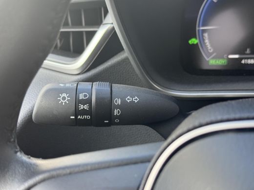 Toyota Corolla Touring Sports Hybrid 140 Active **AIRCO/ BLUETOOTH/ ADAPTIEF CRUISE CONTROL/ AUTOMATISCHE DIMLICHTEN/ GARANTIE** ActivLease financial lease