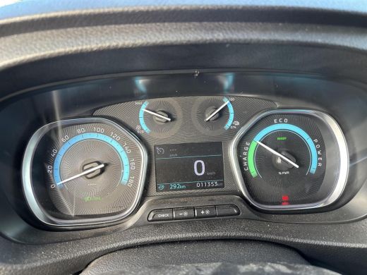 Toyota ProAce Live Extra Range Long 75 kWh | Apple CarPlay/Android Auto | Lat om Lat + laadvloer | 100kW snelladen ActivLease financial lease