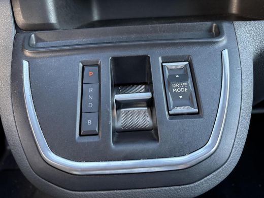 Toyota ProAce Live Extra Range Long 75 kWh | Apple CarPlay/Android Auto | Lat om Lat + laadvloer | 100kW snelladen ActivLease financial lease