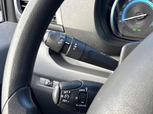 Toyota ProAce Live Extra Range Long 75 kWh | Apple CarPlay/Android Auto | Lat om Lat + laadvloer | 100kW snelladen ActivLease financial lease