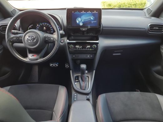 Toyota Yaris Cross 1.5 Hybrid GR Sport | Apple CarPlay | Blindspot | Parkeersensor | Rijklaarprijs incl. garantie | ActivLease financial lease