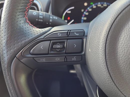 Toyota Yaris Cross 1.5 Hybrid GR Sport | Apple CarPlay | Blindspot | Parkeersensor | Rijklaarprijs incl. garantie | ActivLease financial lease