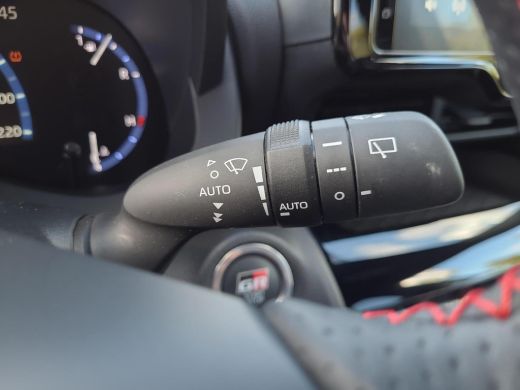 Toyota Yaris Cross 1.5 Hybrid GR Sport | Apple CarPlay | Blindspot | Parkeersensor | Rijklaarprijs incl. garantie | ActivLease financial lease