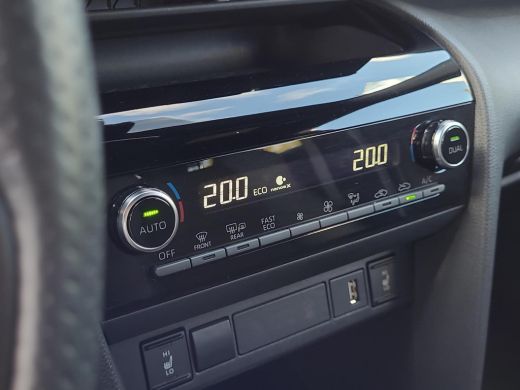 Toyota Yaris Cross 1.5 Hybrid GR Sport | Apple CarPlay | Blindspot | Parkeersensor | Rijklaarprijs incl. garantie | ActivLease financial lease