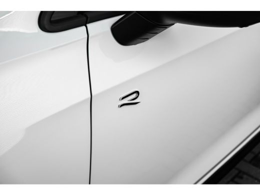 Volkswagen Golf 1.5 eTSI R-Line Edition Automaat | Koplampverlichting IQ.Light 'LED Matrix' | Advance pakket | Si... ActivLease financial lease