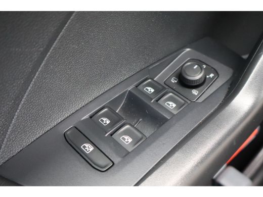 Volkswagen T-Cross 1.0 TSI Life | Airco | Apple Carplay/Android Auto | Automatische afstandsregeling ActivLease financial lease