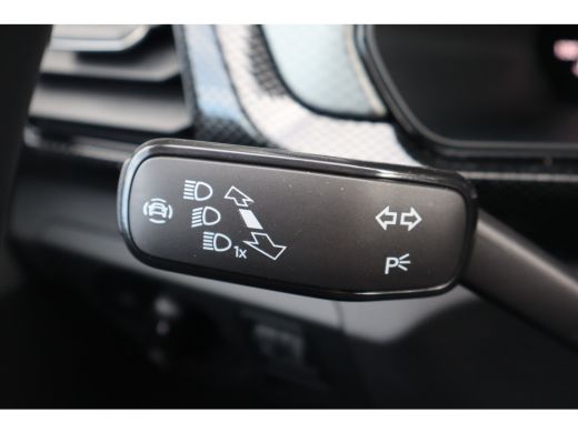 Volkswagen T-Cross 95PK Life Edition | 'App-Connect' draadloze smartphone integratie | Achterlichten LED | Afstandsc... ActivLease financial lease