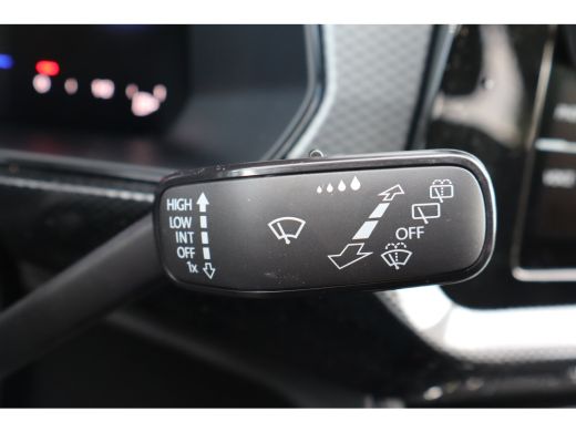 Volkswagen T-Cross 95PK Life Edition | 'App-Connect' draadloze smartphone integratie | Achterlichten LED | Afstandsc... ActivLease financial lease