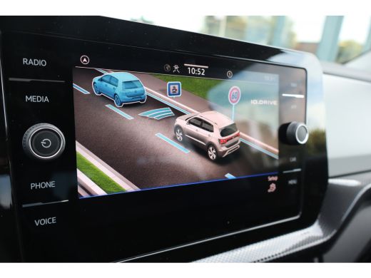 Volkswagen T-Cross 95PK Life Edition | 'App-Connect' draadloze smartphone integratie | Achterlichten LED | Afstandsc... ActivLease financial lease