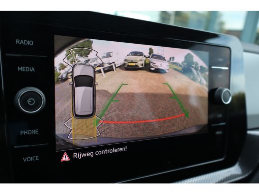 Volkswagen T-Cross 95PK Life Edition | 'App-Connect' draadloze smartphone integratie | Achterlichten LED | Afstandsc... ActivLease financial lease