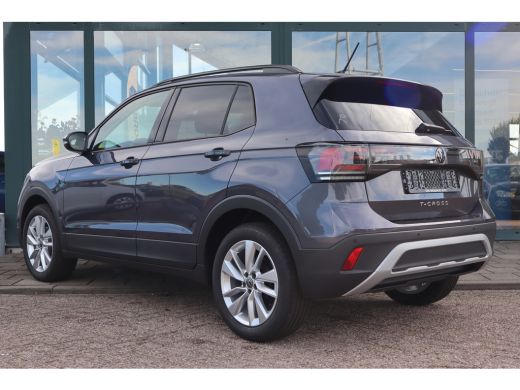 Volkswagen T-Cross 95PK Life Edition | 'App-Connect' draadloze smartphone integratie | Achterlichten LED | Afstandsc... ActivLease financial lease