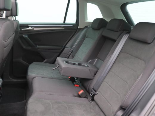 Volkswagen Tiguan 1.4 TSI Elegance eHybrid 245PK DSG Pano-Schuifdak, Trekhaak, Matrix Led, Adaptive Cruise Control,... ActivLease financial lease