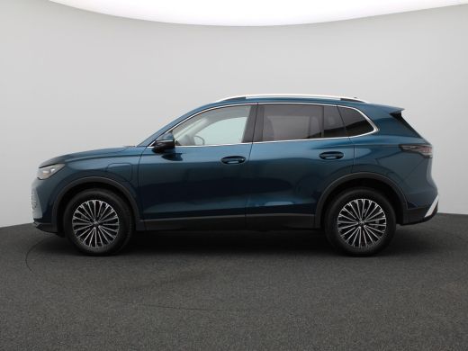Volkswagen Tiguan 1.5 eHybrid Elegance 204PK DSG Matrix LED, Head up display, 360gr. Camera, Ergo Comfort stoel, St... ActivLease financial lease