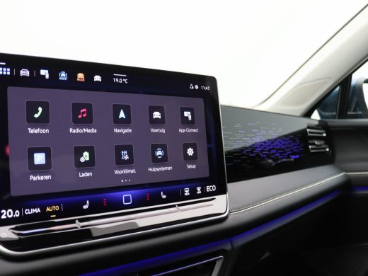 Volkswagen Tiguan 1.5 eHybrid Elegance 204PK DSG Matrix LED, Head up display, 360gr. Camera, Ergo Comfort stoel, St... ActivLease financial lease