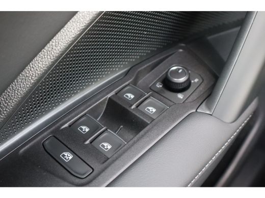 Volkswagen Tiguan 204PK R-Line Edition - eHybrid Inclusief €4000,- inruilvoordeel | 'App-Connect' draadloze smartph... ActivLease financial lease