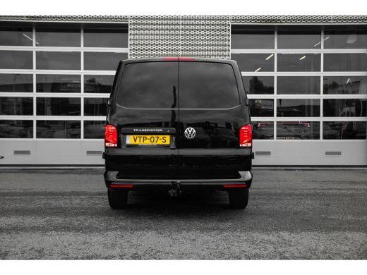 Volkswagen Transporter L2 Highline | 150 pk DSG | Navigatie | Trekhaak | Betimmering | Carplay ActivLease financial lease