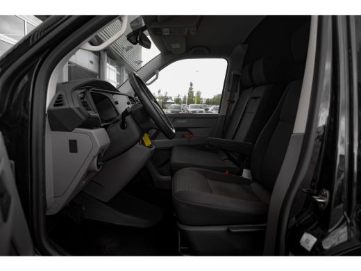 Volkswagen Transporter L2 Highline | 150 pk DSG | Navigatie | Trekhaak | Betimmering | Carplay ActivLease financial lease