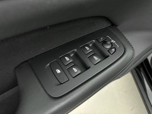 Volvo  V60 2.0 T6 Twin Engine AWD Momentum Pro | PDV V+A en Camera | Elektrische achterklep | Apple Carplay ... ActivLease financial lease