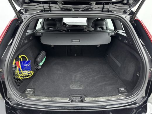 Volvo  V60 2.0 T6 Twin Engine AWD Momentum Pro | PDV V+A en Camera | Elektrische achterklep | Apple Carplay ... ActivLease financial lease