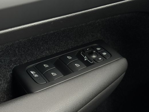 Volvo  XC40 2.0 B4 Plus Dark | Harman/Kardon | Pilot Assist | Trekhaak | Camera | ActivLease financial lease
