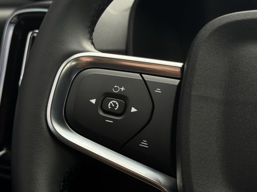 Volvo  XC40 2.0 B4 Plus Dark | Harman/Kardon | Pilot Assist | Trekhaak | Camera | ActivLease financial lease