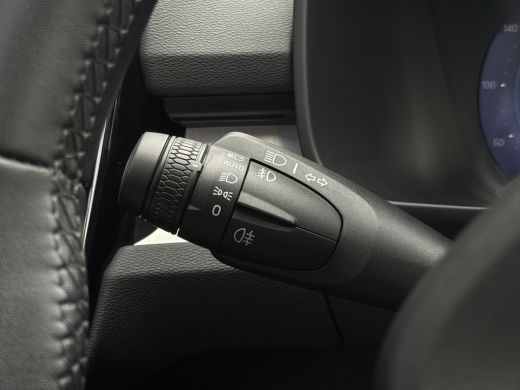 Volvo  XC40 2.0 B4 Plus Dark | Harman/Kardon | Pilot Assist | Trekhaak | Camera | ActivLease financial lease