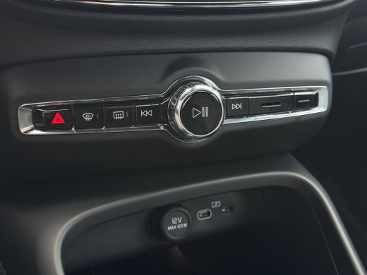 Volvo  XC40 2.0 B4 Plus Dark | Harman/Kardon | Pilot Assist | Trekhaak | Camera | ActivLease financial lease