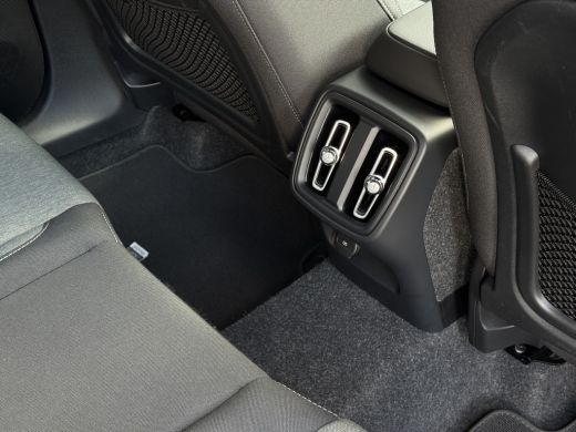 Volvo  XC40 2.0 B4 Plus Dark | Harman/Kardon | Pilot Assist | Trekhaak | Camera | ActivLease financial lease