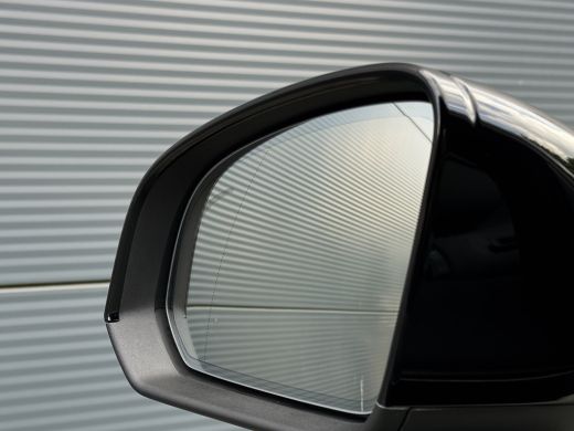 Volvo  XC40 2.0 B4 Plus Dark | Harman/Kardon | Pilot Assist | Trekhaak | Camera | ActivLease financial lease