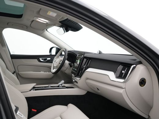 Volvo  XC60 2.0 T6 Plug-in hybrid AWD Ultra Dark | Nieuw | Luchtvering | Bowers & Wilkins | Head-Up | 360° Ca... ActivLease financial lease