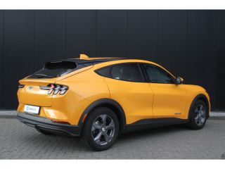 Ford Mustang Mach-E Mach-E Extended RWD 98 kWh | Camera | Adapt. Cruise | Leder | Standkachel | 100% Dealer Onderhouden!