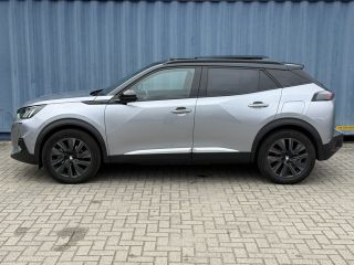 Peugeot e-2008 EV GT Pack 50 kWh | Achteruitrijcamera | Afwijkende dakkleur | Airco (automatisch)