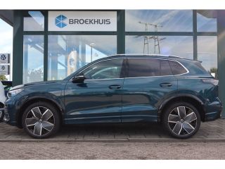 Volkswagen Tiguan 204PK R-Line Edition - eHybrid Inclusief €2000,- inruilvoordeel | 'App-Connect' draadloze smartph...