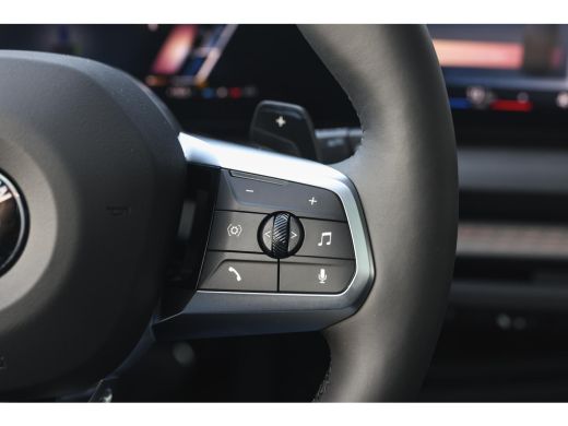 BMW 1 Serie 120 M Sport Automaat / Panoramadak / Sportstoelen / Achteruitrijcamera / M Adaptief onderstel / C... ActivLease financial lease